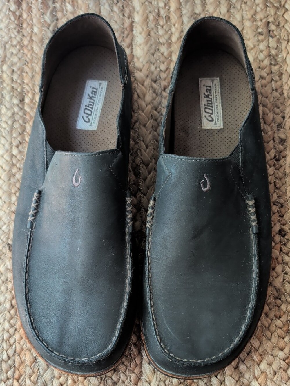 OluKai Men's Black Moloa Leather Slip-On Loafers - Picture 11 of 12
